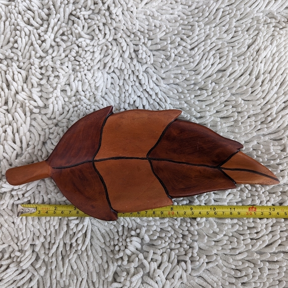 Unbranded brown wood leaf dish - Picture 4 of 4